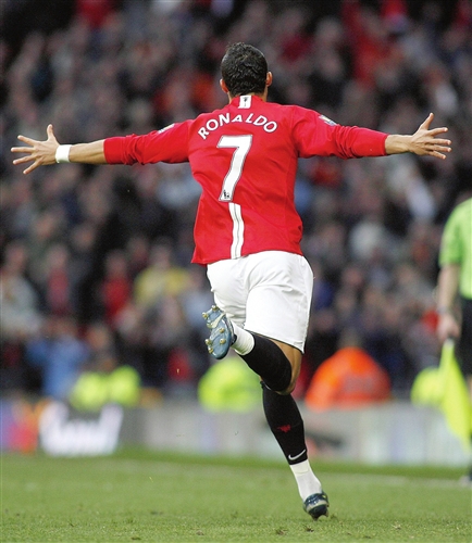 出了显著贡 出了显著贡